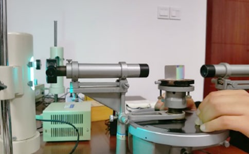 小學(xué)科學(xué)實(shí)驗(yàn)室名人名言