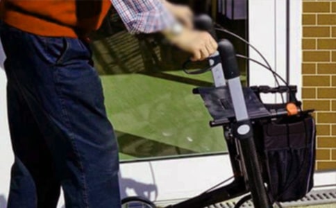 ����Ժ���`����ĵ��w��