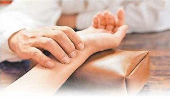 醫(yī)生愛(ài)崗敬業(yè)演講稿