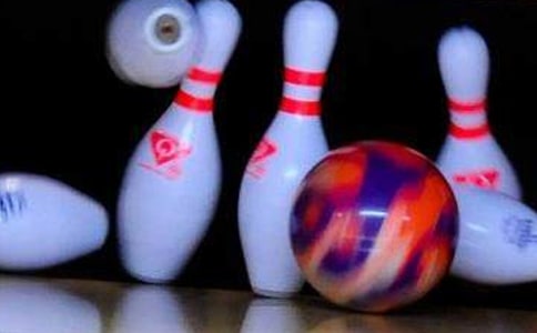 打保齡球?qū)W生作文