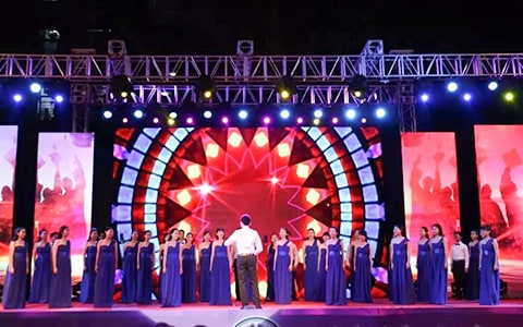 初中畢業(yè)晚會主持詞稿文