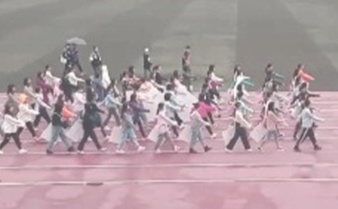 坡道定點(diǎn)停車與起步操作技巧