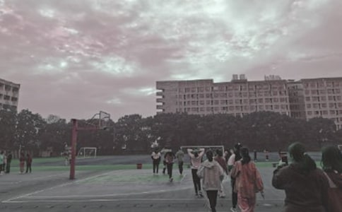 美麗塑膠操場(chǎng)