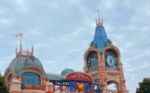 上海迪士尼和東方明珠之旅作文