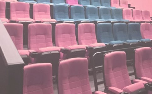 電影院廣場(chǎng)作文