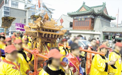 苗族的風(fēng)俗作文