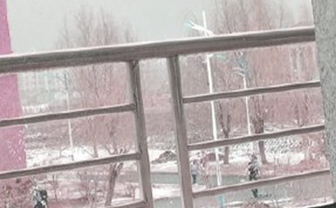 �����塶�ֽ��^�L(f��ng)ѩɽ��R���̰�