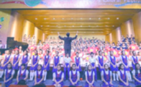 һ���y���ĺϳ���ِ����300�֣�ͨ��100ƪ��