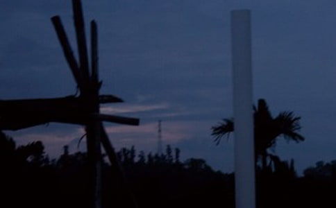 尋找走出黑夜的那盞燈作文