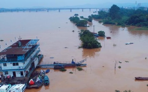 洪水的優(yōu)秀作文300字