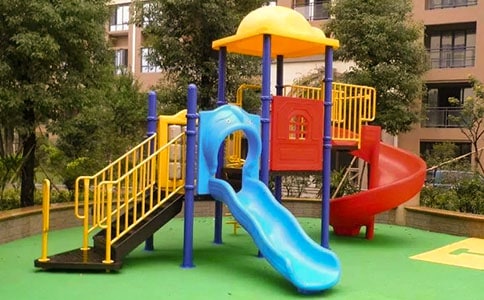 小班體育教案:玩滑梯游戲2篇