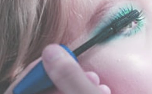 百花叢中最鮮艷(打一物)化妝品