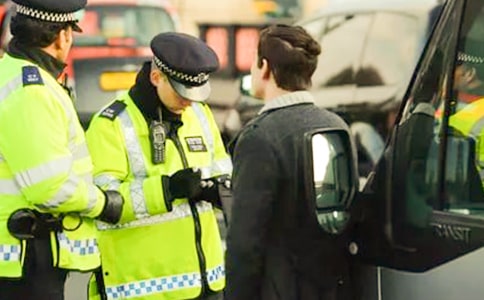 贊美交警的作文500字