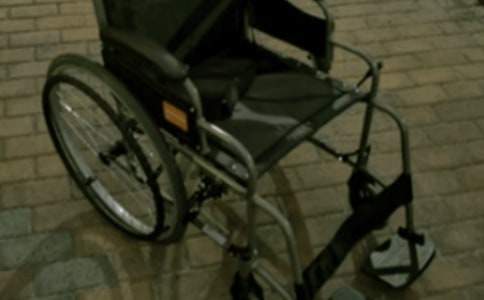 讀《輪椅上的霍金》有感作文