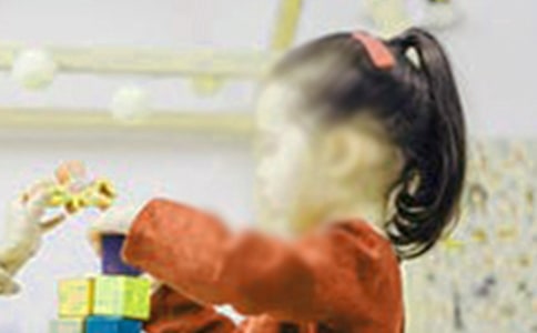 小班女孩期末評(píng)語(yǔ)