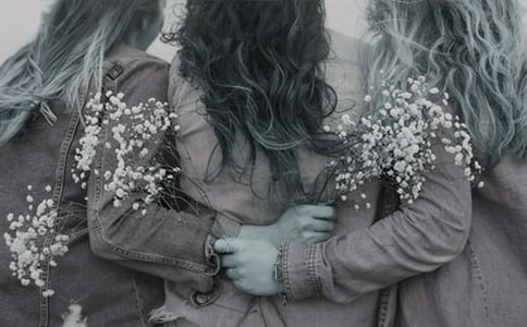 一個女孩子到底要不要活得那么拼