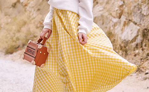 金發(fā)布娃娃的新裙子童話作文