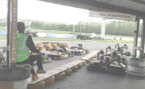 我是賽車手小學周記