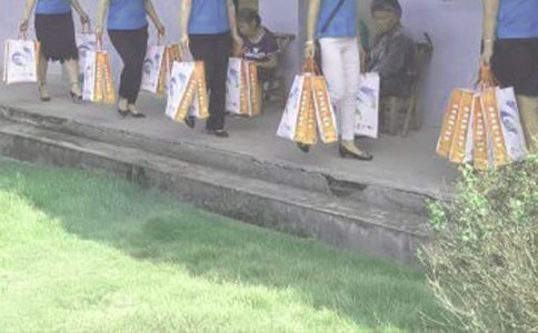 同學(xué)送禮物作文