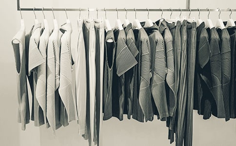 小班美術(shù)蝴蝶的花衣服教案(通用11篇)