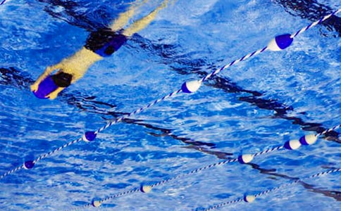 描寫運(yùn)動(dòng)員神態(tài)的句子