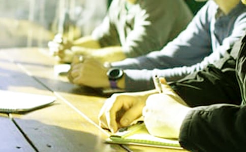 在全區(qū)人才工作座談會發(fā)言材料(通用11篇)